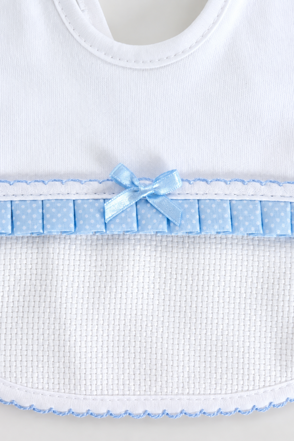 Conjunto de Bebé: Babete + Fralda para Bordar