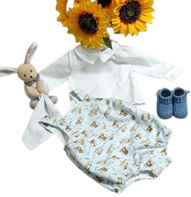 Jardineira Estampada com Blusa Camiseta