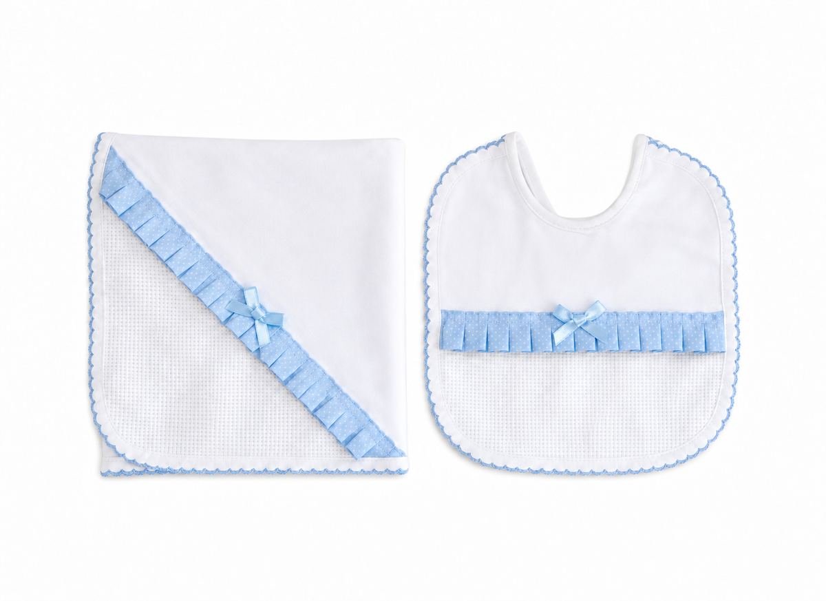 Conjunto de Bebé: Babete + Fralda para Bordar