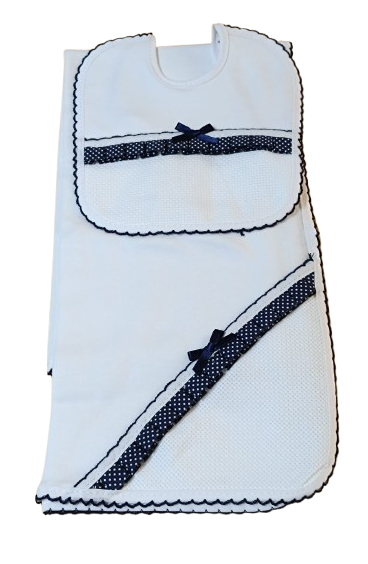 Conjunto de Bebé: Babete + Fralda para Bordar