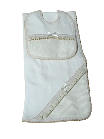 Conjunto de Bebé: Babete + Fralda para Bordar