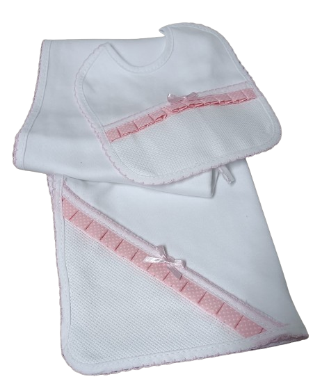 Conjunto de Bebé: Babete + Fralda para Bordar