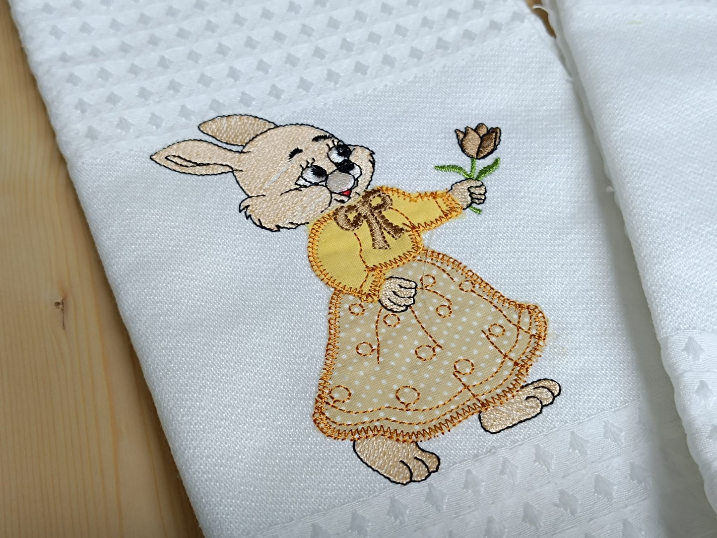Panos de Cozinha Bordados Sarja Páscoa- Coelho | Coelha